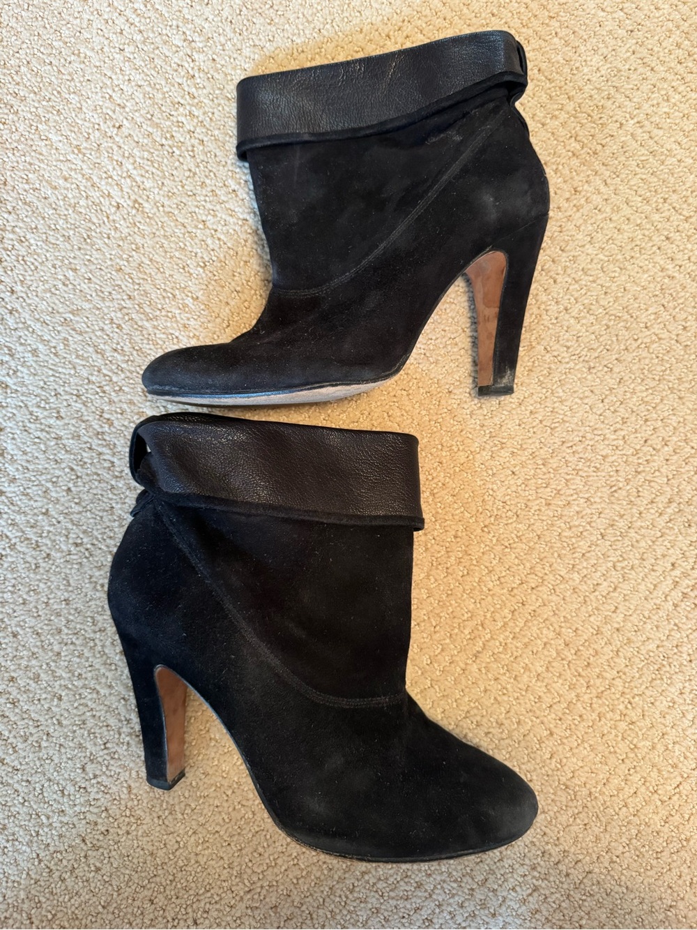 Ann Taylor Black Suede Fold-Over Ankle Booties Size 9